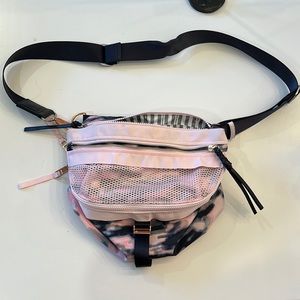 Lululemon crossbody pink camo bag